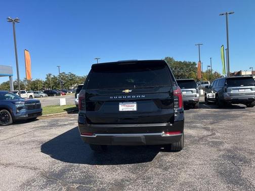 2026 Chevrolet Suburban LS