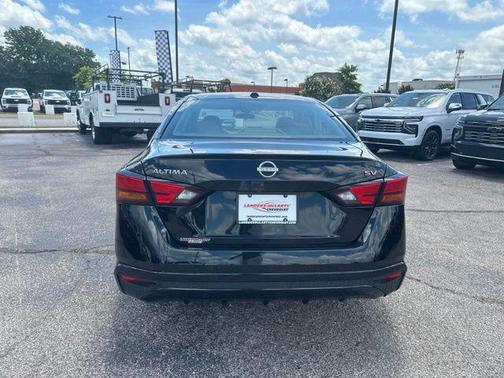 Super Black 2024 Nissan Altima 2.5 SV