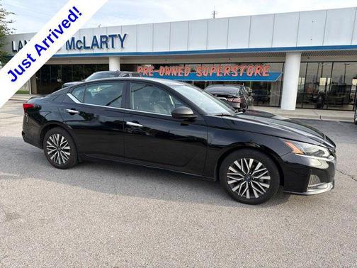 Super Black 2024 Nissan Altima 2.5 SV