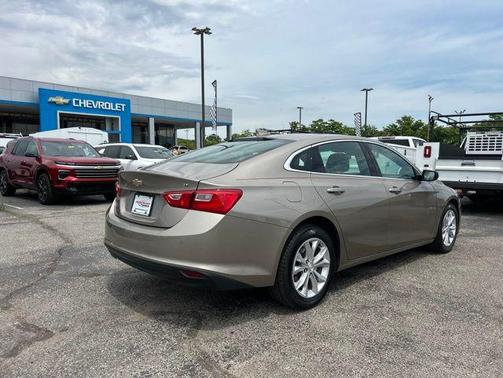 Mineral Gray Metallic 2024 Chevrolet Malibu FWD 1LT