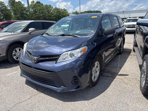 2020 Toyota Sienna SE