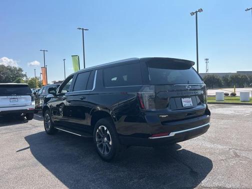 2025 Chevrolet Suburban LT
