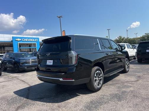 2025 Chevrolet Suburban LT
