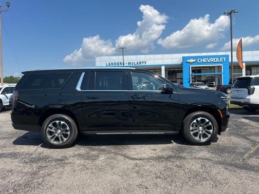 2025 Chevrolet Suburban LT