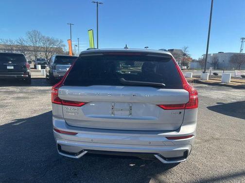 2025 Volvo XC60 B5 Plus