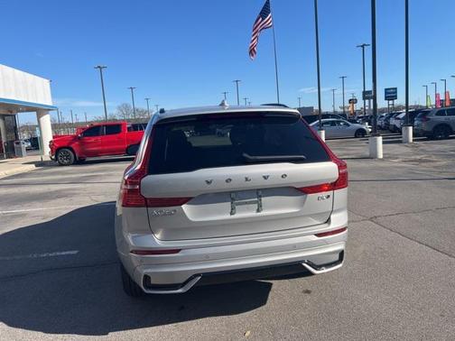 2025 Volvo XC60 B5 Plus