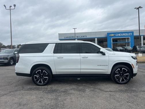 2025 Chevrolet Suburban 4WD High Country
