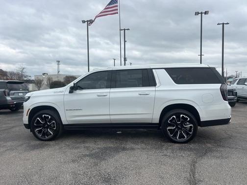 2025 Chevrolet Suburban 4WD High Country