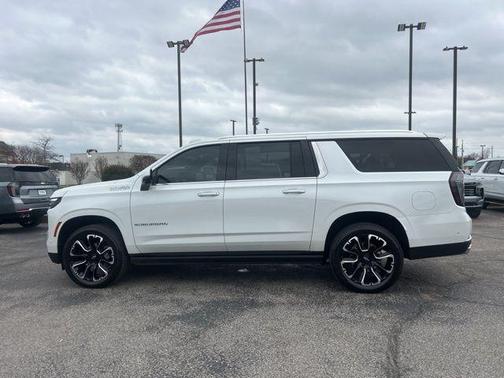 2025 Chevrolet Suburban 4WD High Country