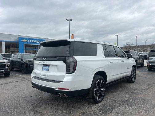 2025 Chevrolet Suburban 4WD High Country