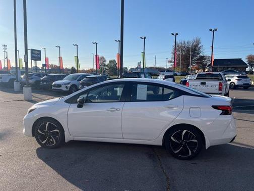 2024 Nissan Versa 1.6 S