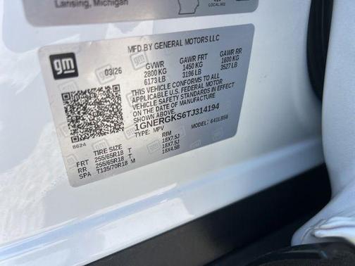 Summit White 2026 Chevrolet Traverse LT