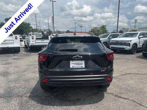 Mosaic Black Metallic 2026 Chevrolet Trax FWD 2RS