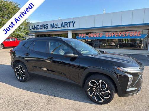 Mosaic Black Metallic 2025 Chevrolet Trax FWD 2RS