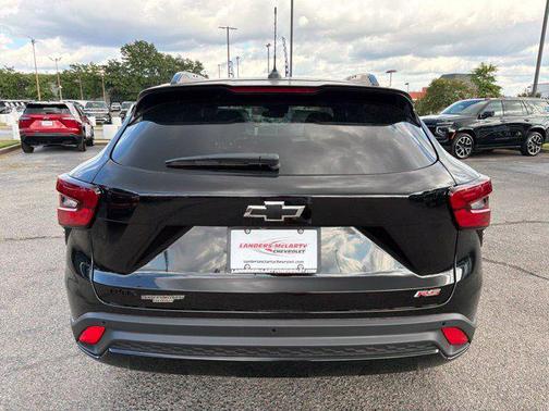 Mosaic Black Metallic 2026 Chevrolet Trax FWD 2RS