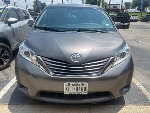 2015 Toyota Sienna LE