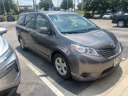 2015 Toyota Sienna LE