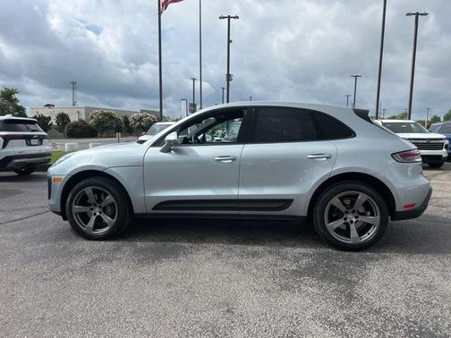 2024 Porsche Macan Base