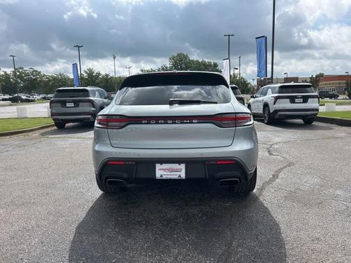 2024 Porsche Macan Base