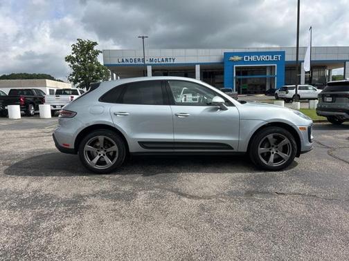 2024 Porsche Macan Base