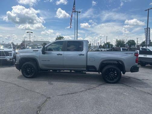 Sterling Gray Metallic 2026 Chevrolet Silverado 2500 Custom