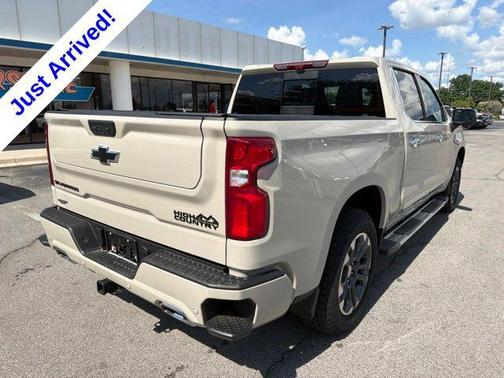 White Sands 2026 Chevrolet Silverado 1500 High Country