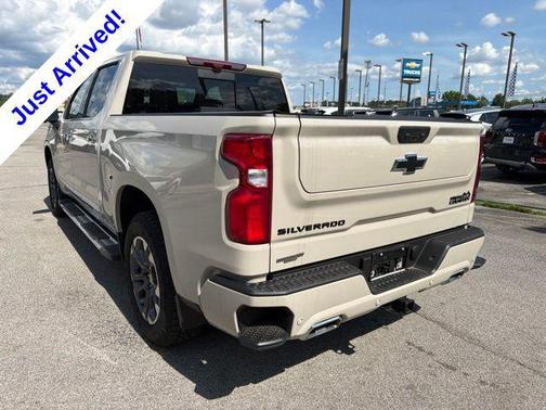 White Sands 2026 Chevrolet Silverado 1500 High Country