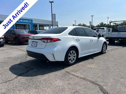Ice Cap 2024 Toyota Corolla LE