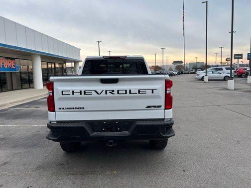 2025 Chevrolet Silverado 1500 ZR2