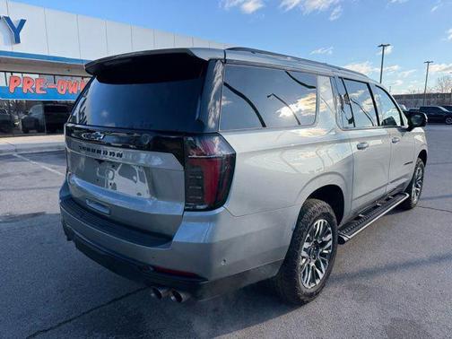 Sterling Gray Metallic 2025 Chevrolet Suburban 4WD Z71