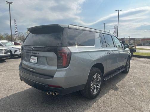 Sterling Gray Metallic 2025 Chevrolet Suburban 4WD Z71