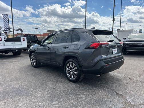 2020 Toyota RAV4 XLE Premium