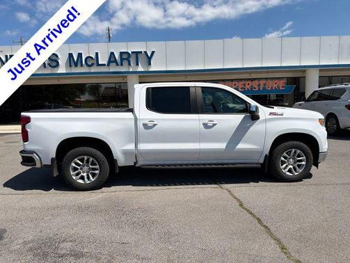 Summit White 2023 Chevrolet Silverado 1500 LT