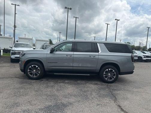 Sterling Gray Metallic 2026 Chevrolet Suburban LT