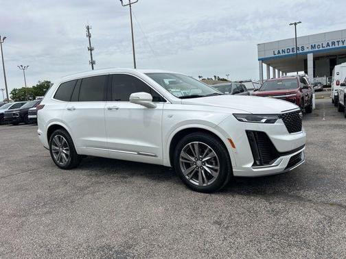 Crystal White Tricoat 2021 Cadillac XT6 Premium Luxury FWD