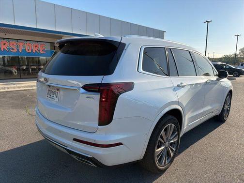 Crystal White Tricoat 2021 Cadillac XT6 Premium Luxury FWD