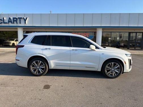 Crystal White Tricoat 2021 Cadillac XT6 Premium Luxury FWD