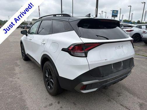 Glacier White Pearl/Ebony Black Roof 2024 Kia Sportage S