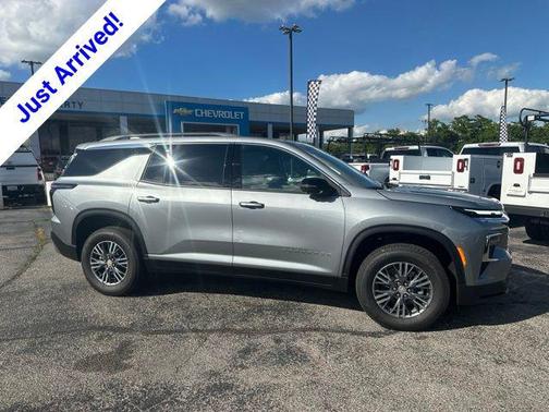 Sterling Gray Metallic 2026 Chevrolet Traverse LT