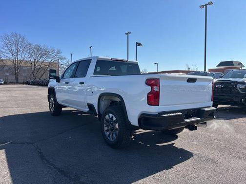 2026 Chevrolet Silverado 2500 Custom