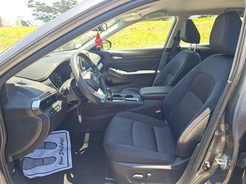 Gun Metallic 2025 Nissan Altima 2.5 SV