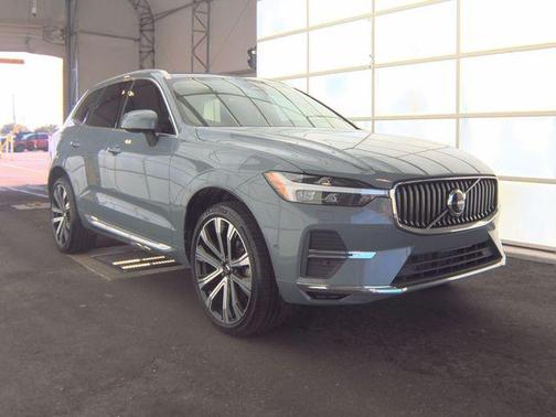 Thunder Grey Metallic 2023 Volvo XC60 B5 Ultimate Bright Theme
