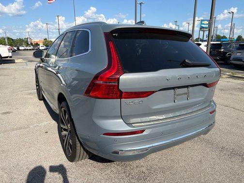 Thunder Grey Metallic 2023 Volvo XC60 B5 Ultimate Bright Theme
