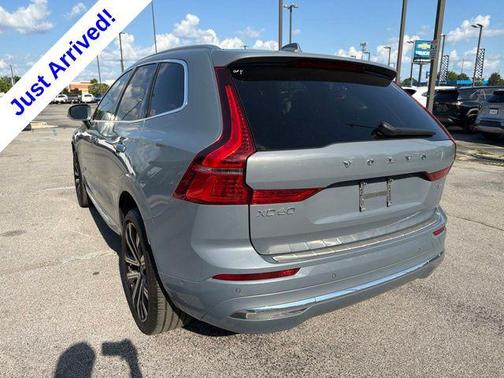 Thunder Grey Metallic 2023 Volvo XC60 B5 Ultimate Bright Theme