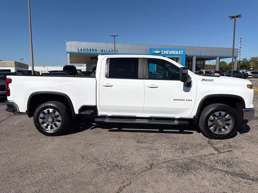 Summit White 2026 Chevrolet Silverado 2500 LT