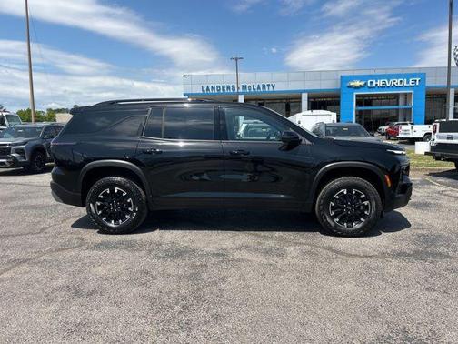 Mosaic Black Metallic 2026 Chevrolet Traverse AWD Z71