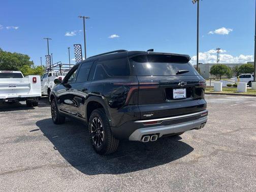 Mosaic Black Metallic 2026 Chevrolet Traverse AWD Z71