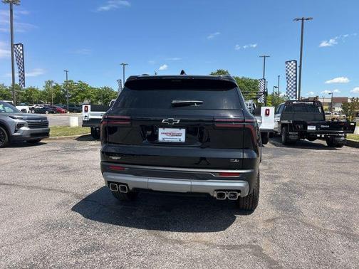 Mosaic Black Metallic 2026 Chevrolet Traverse AWD Z71