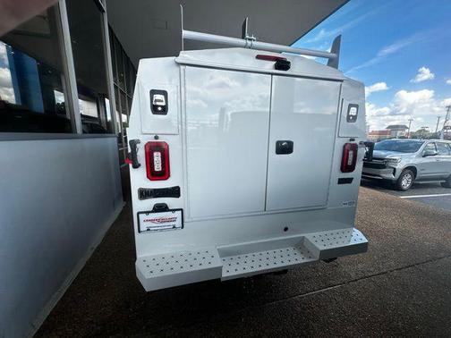 Summit White 2026 Chevrolet Silverado 2500 WT