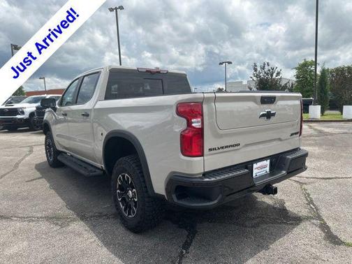 White Sands 2026 Chevrolet Silverado 1500 ZR2